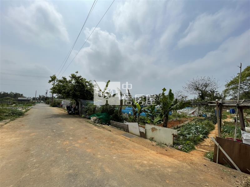 近體育園區都計內農地房屋室內格局與周邊環境