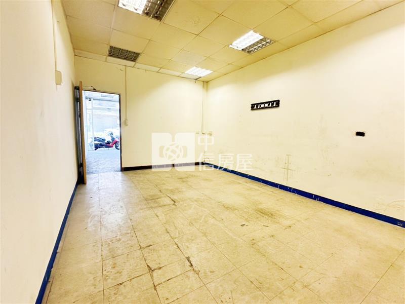 龍潭804旁黃金透天大地坪店面(需整理)房屋室內格局與周邊環境