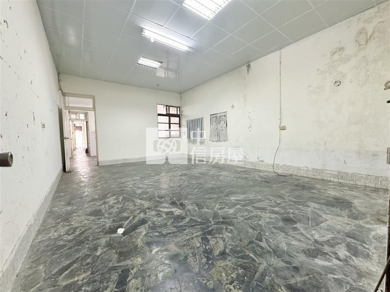 龍潭804旁黃金透天大地坪店面(需整理)房屋室內格局與周邊環境
