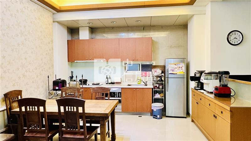 文化中心雙車位社區別墅房屋室內格局與周邊環境