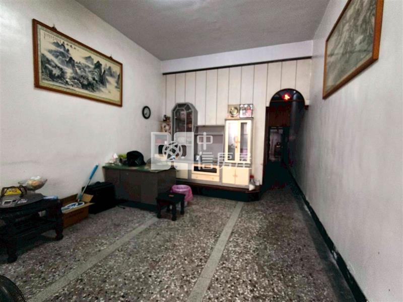 吳鳳科大旁透天房屋室內格局與周邊環境