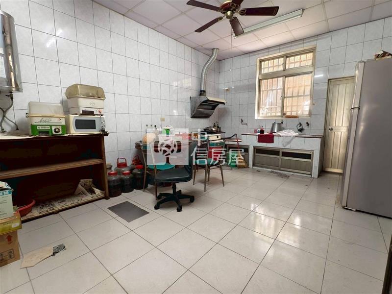 吳鳳科大旁透天房屋室內格局與周邊環境