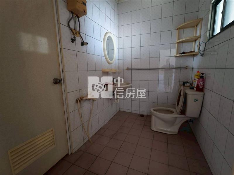 吳鳳科大旁透天房屋室內格局與周邊環境