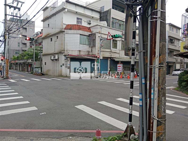 文化國小店住兩用透天房屋室內格局與周邊環境