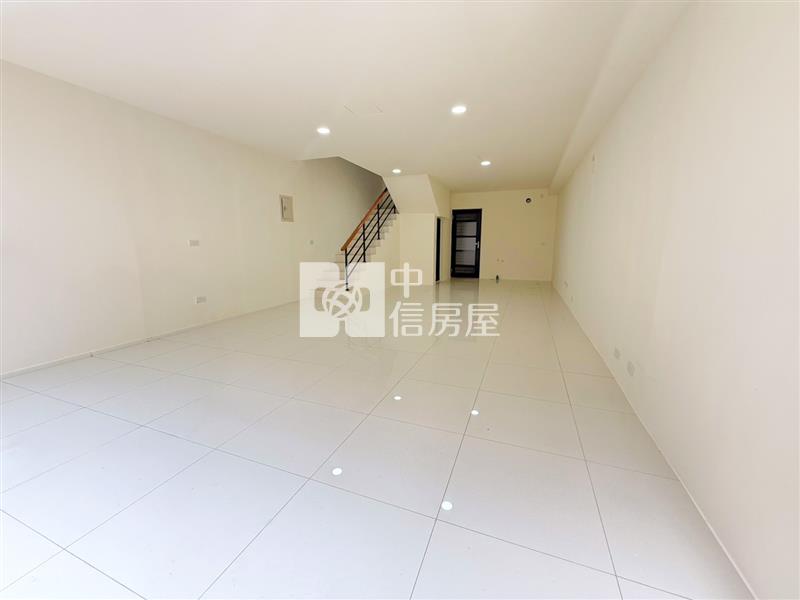 楊梅高榮國小整新美透天房屋室內格局與周邊環境