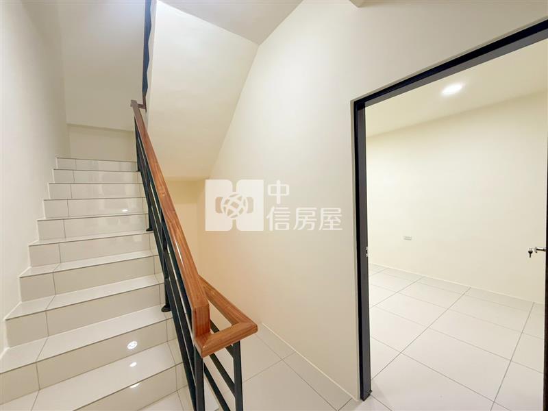 楊梅高榮國小整新美透天房屋室內格局與周邊環境