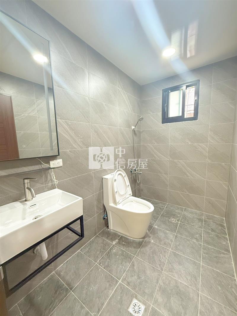 楊梅高榮國小整新美透天房屋室內格局與周邊環境