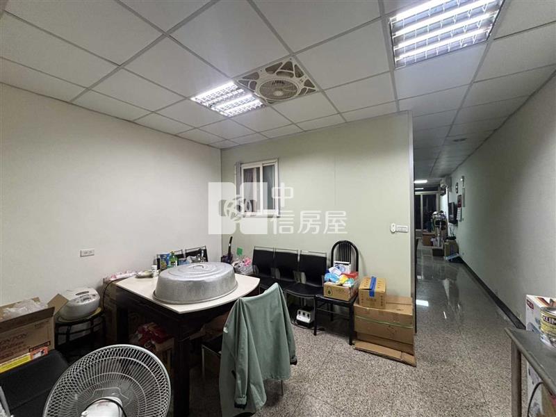 正金陵路透天店住房屋室內格局與周邊環境