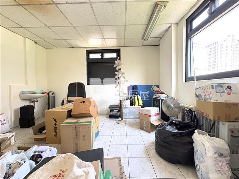 洲際漢神潮春公園邊間大面寬透天房屋室內格局與周邊環境