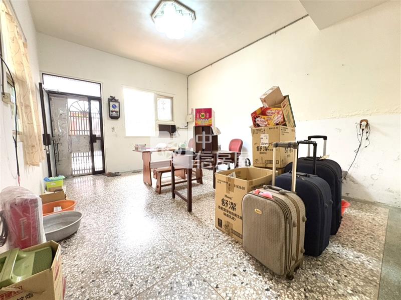 洲際漢神潮春公園邊間大面寬透天房屋室內格局與周邊環境