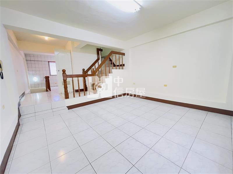 三大工業聚落車庫別墅房屋室內格局與周邊環境