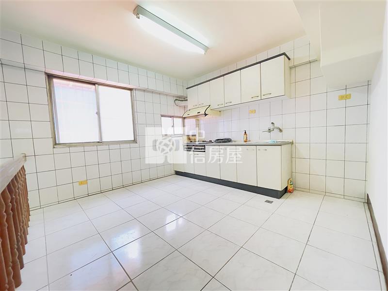 三大工業聚落車庫別墅房屋室內格局與周邊環境