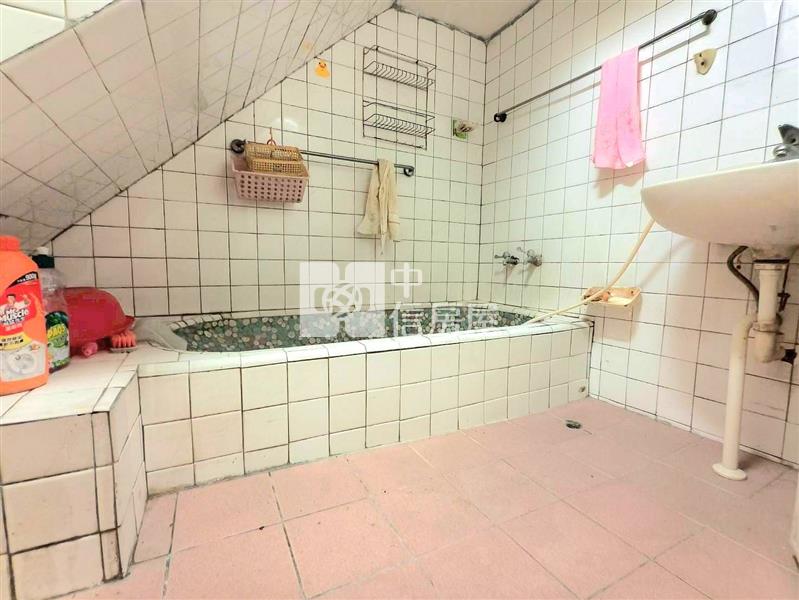 吳鳳科大旁低總價透天房屋室內格局與周邊環境