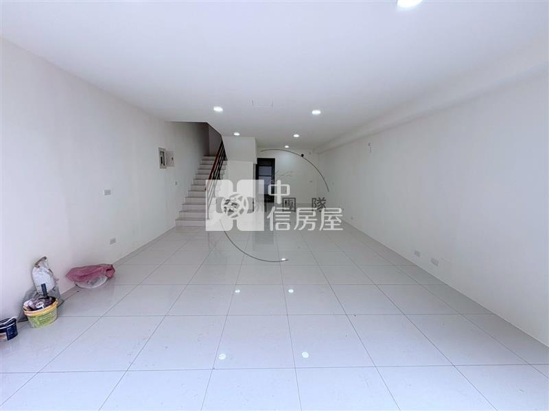 近高榮國小整新透天房屋室內格局與周邊環境