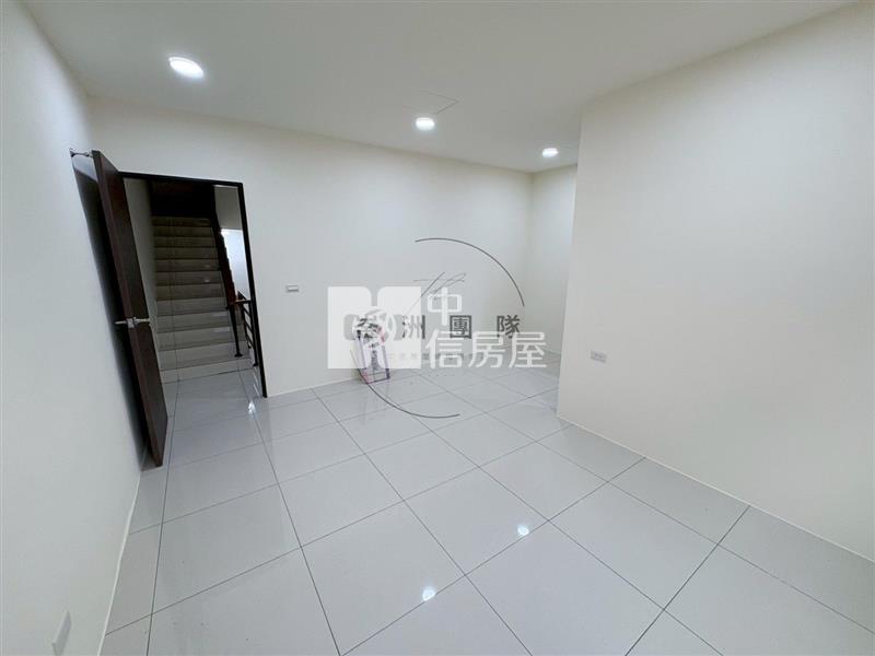 近高榮國小整新透天房屋室內格局與周邊環境