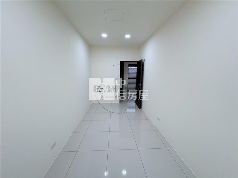 近高榮國小整新透天房屋室內格局與周邊環境