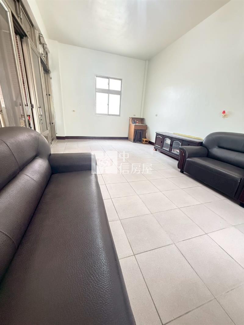 中壢啟文路透天房屋室內格局與周邊環境