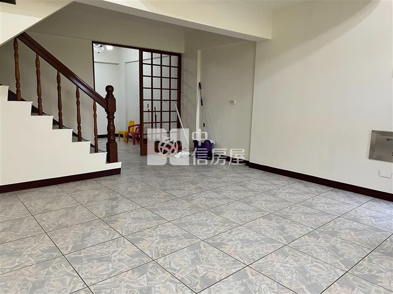 頭份文化商圈美透天房屋室內格局與周邊環境