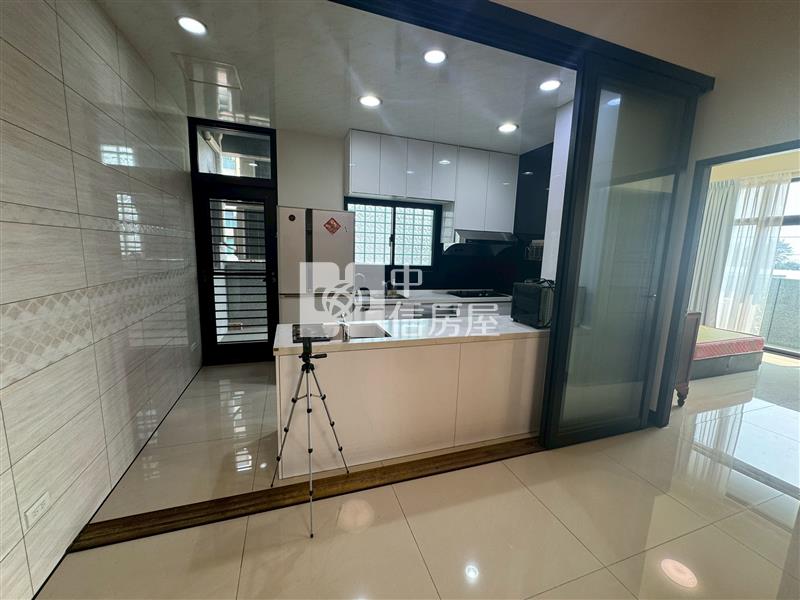 三代同堂大坪數電梯別墅房屋室內格局與周邊環境