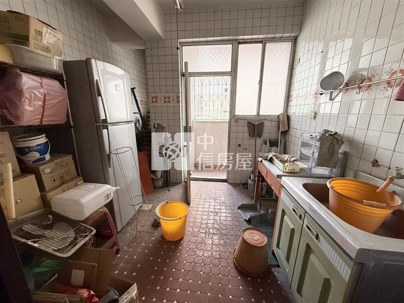 一中lalaport邊間三房採光美宅房屋室內格局與周邊環境