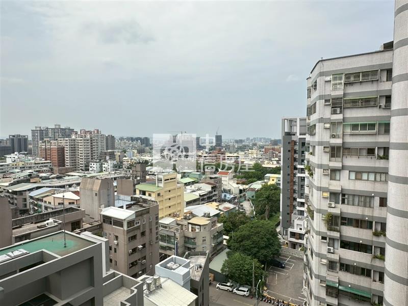 美村商圈三房高樓層景觀視野戶美廈房屋室內格局與周邊環境