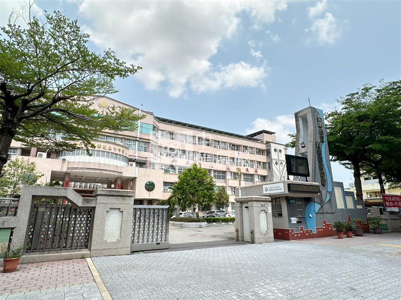 光榮國中旁3+1房電梯美廈房屋室內格局與周邊環境