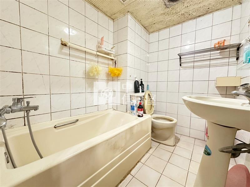 光榮國中旁3+1房電梯美廈房屋室內格局與周邊環境