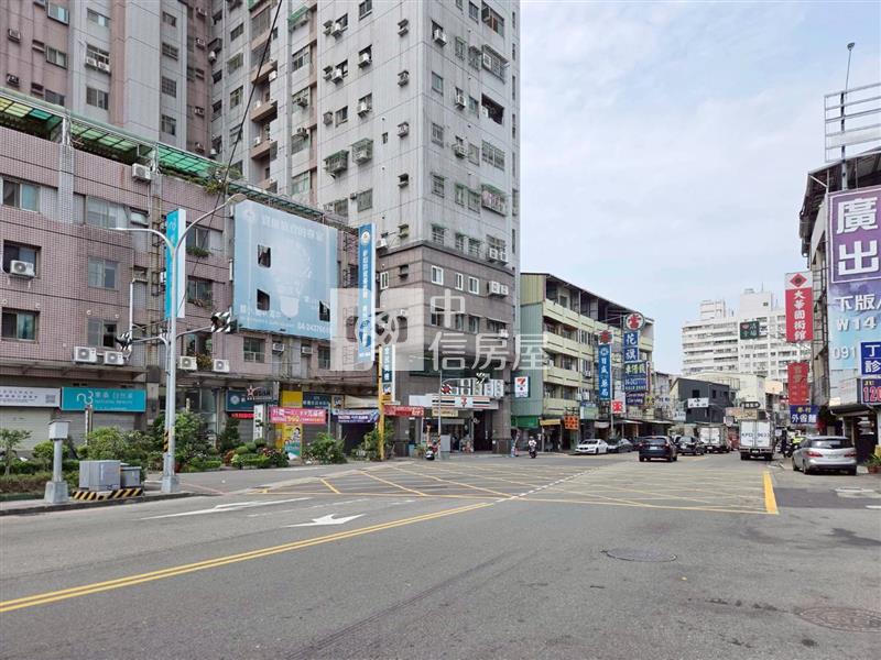 正東山路超商收租金店(專任)房屋室內格局與周邊環境