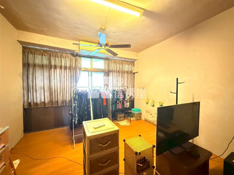 沙鹿家樂福臨10米露美透天房屋室內格局與周邊環境