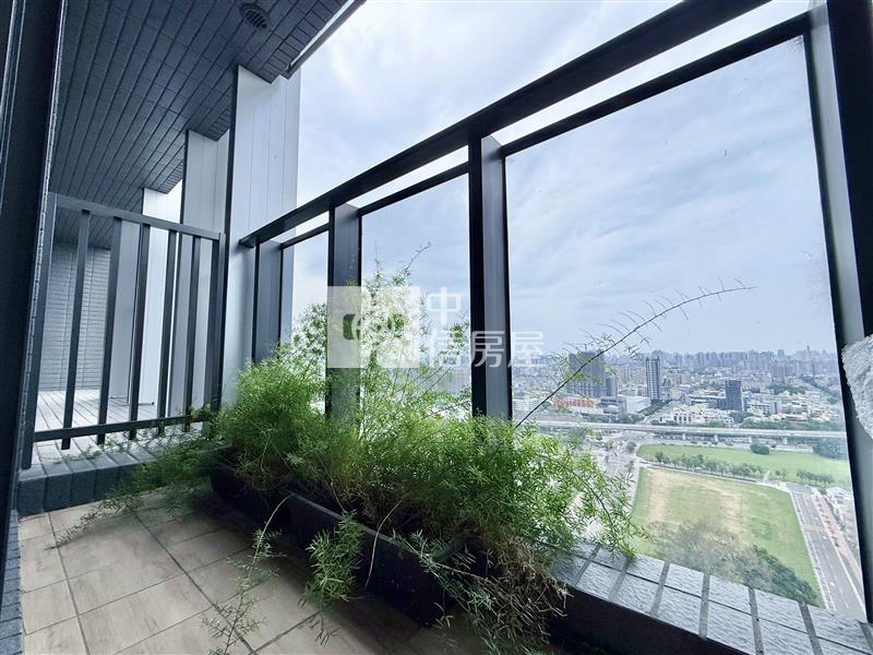 湖濱城全新落成次頂樓無敵視野大三房平車房屋室內格局與周邊環境