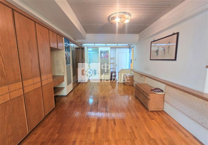 教育大學雙子星4房雙平車房屋室內格局與周邊環境