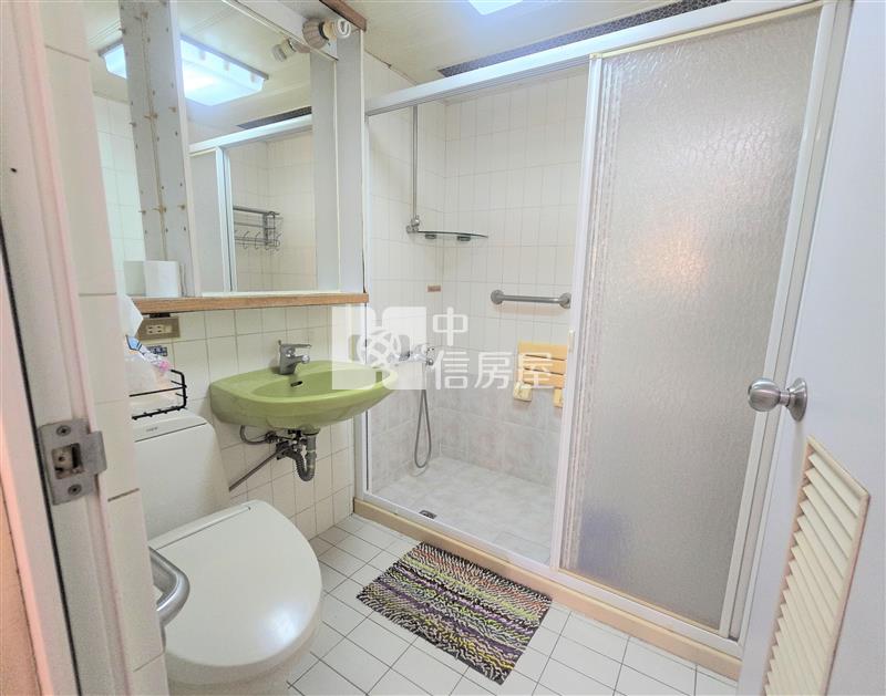 教育大學雙子星4房雙平車房屋室內格局與周邊環境