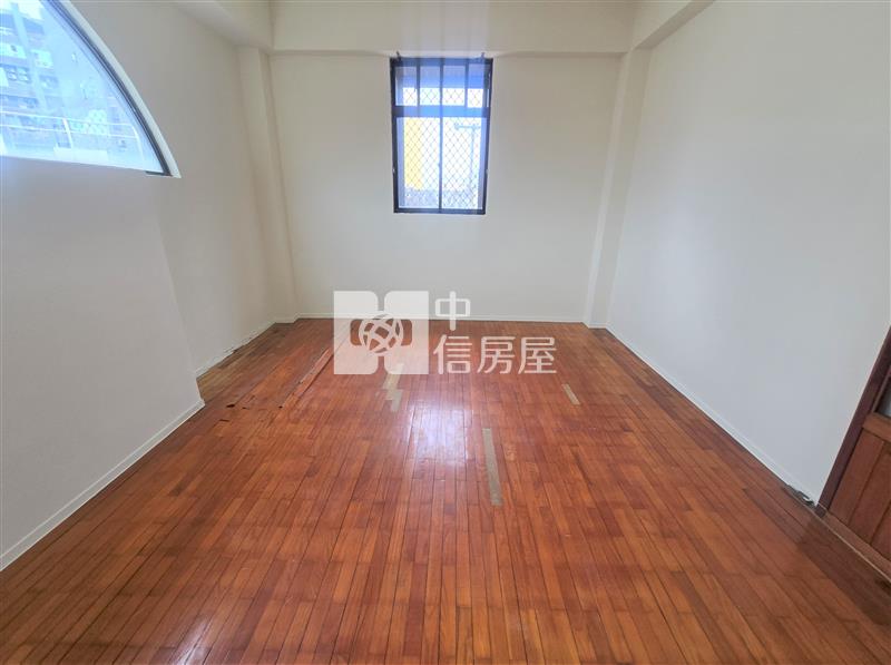 教育大學雙子星4房雙平車房屋室內格局與周邊環境