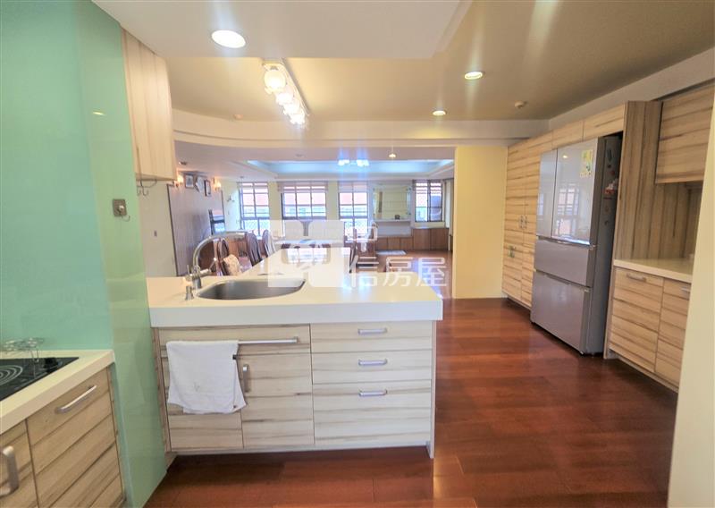 教育大學雙子星4房雙平車房屋室內格局與周邊環境