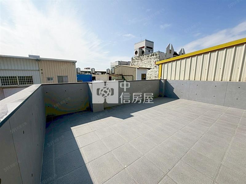 潭子大面寬電梯別墅房屋室內格局與周邊環境