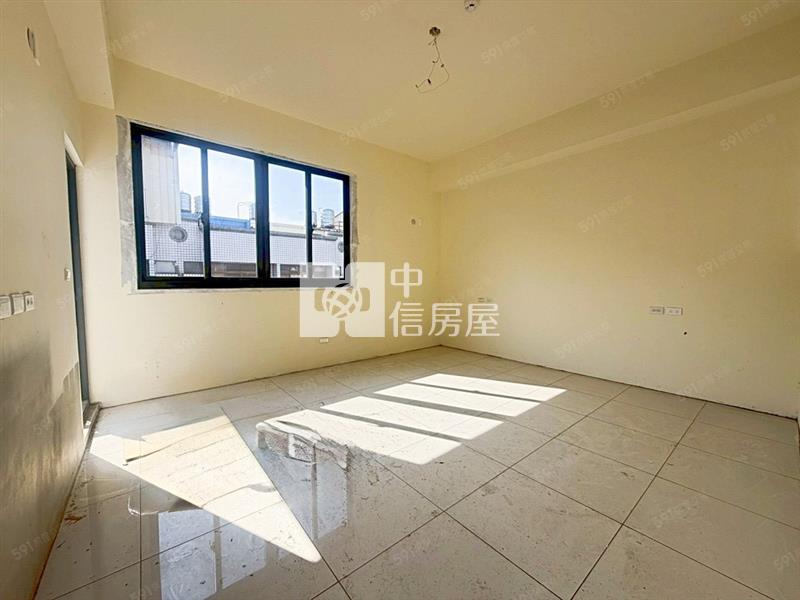 潭子大面寬電梯別墅房屋室內格局與周邊環境