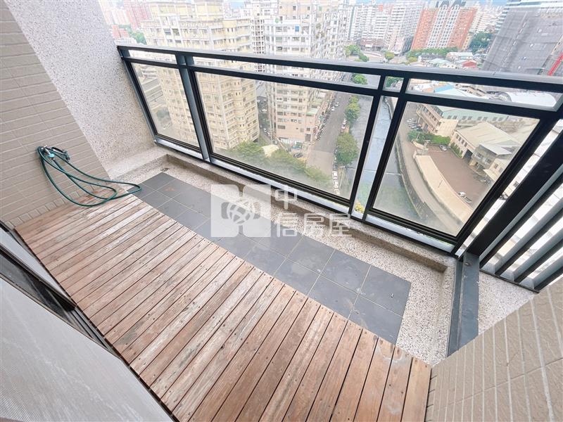 南區大慶富宇悠森學四改三平車房屋室內格局與周邊環境