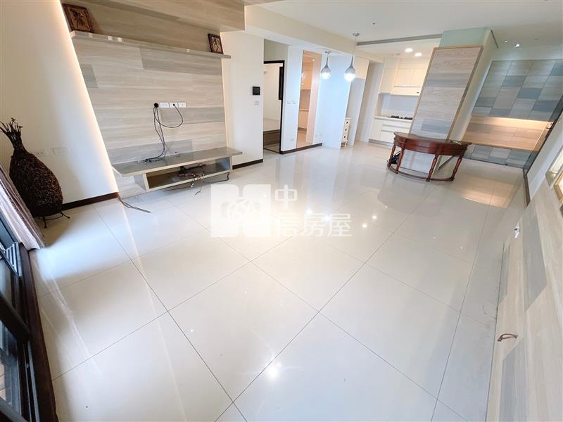 南區大慶富宇悠森學四改三平車房屋室內格局與周邊環境