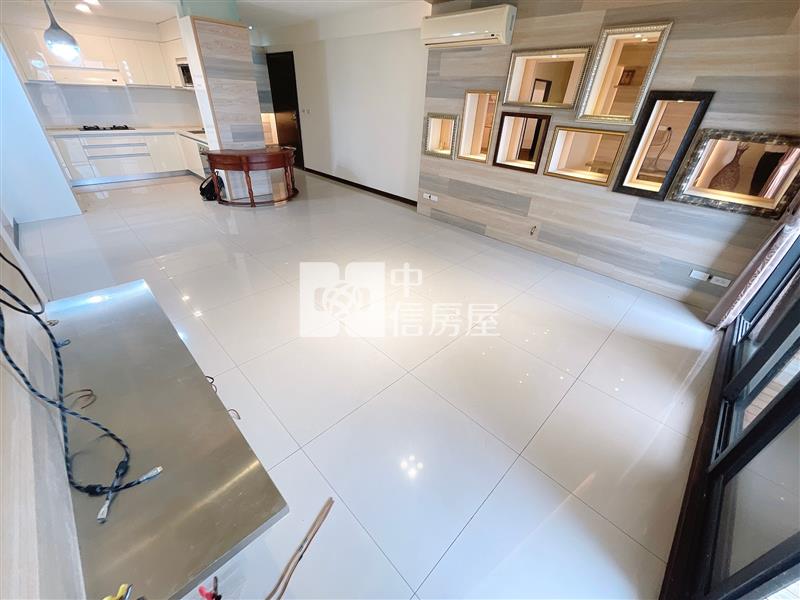 南區大慶富宇悠森學四改三平車房屋室內格局與周邊環境