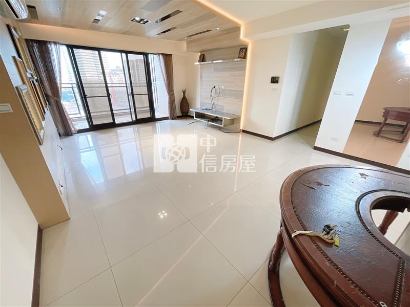 南區大慶富宇悠森學四改三平車房屋室內格局與周邊環境