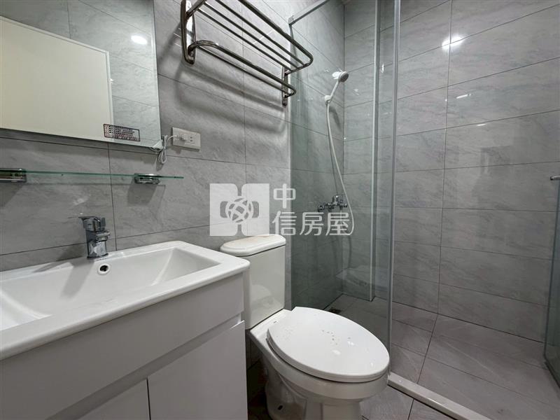 水湳重新整理四房雙車公寓房屋室內格局與周邊環境