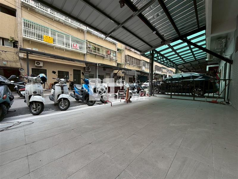 水湳重新整理四房雙車公寓房屋室內格局與周邊環境