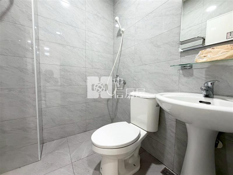 水湳重新整理四房雙車公寓房屋室內格局與周邊環境