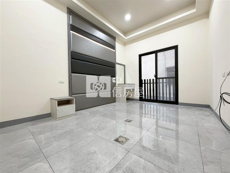 水湳重新整理四房雙車公寓房屋室內格局與周邊環境