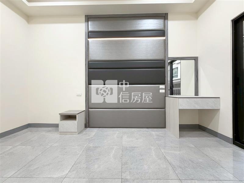 水湳重新整理四房雙車公寓房屋室內格局與周邊環境