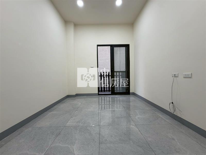 水湳重新整理四房雙車公寓房屋室內格局與周邊環境