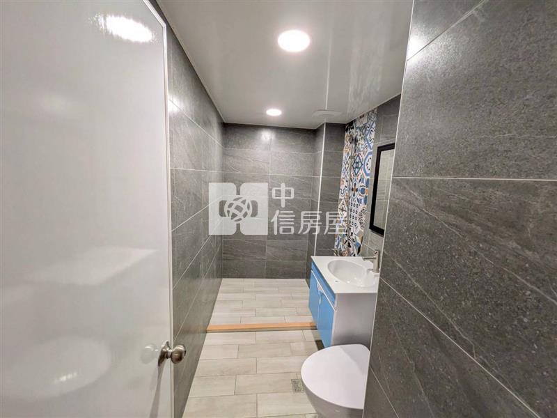 精品國宅頂樓景觀戶房屋室內格局與周邊環境