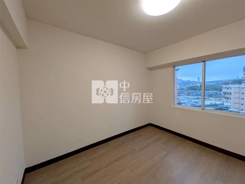 精品國宅頂樓景觀戶房屋室內格局與周邊環境