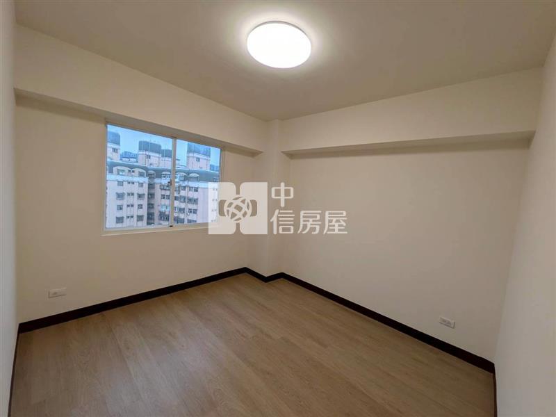 精品國宅頂樓景觀戶房屋室內格局與周邊環境