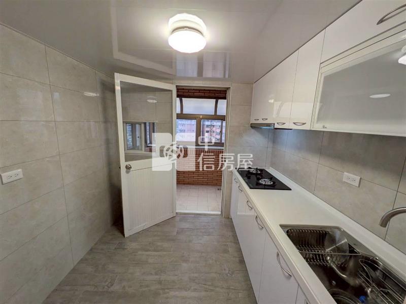 精品國宅頂樓景觀戶房屋室內格局與周邊環境